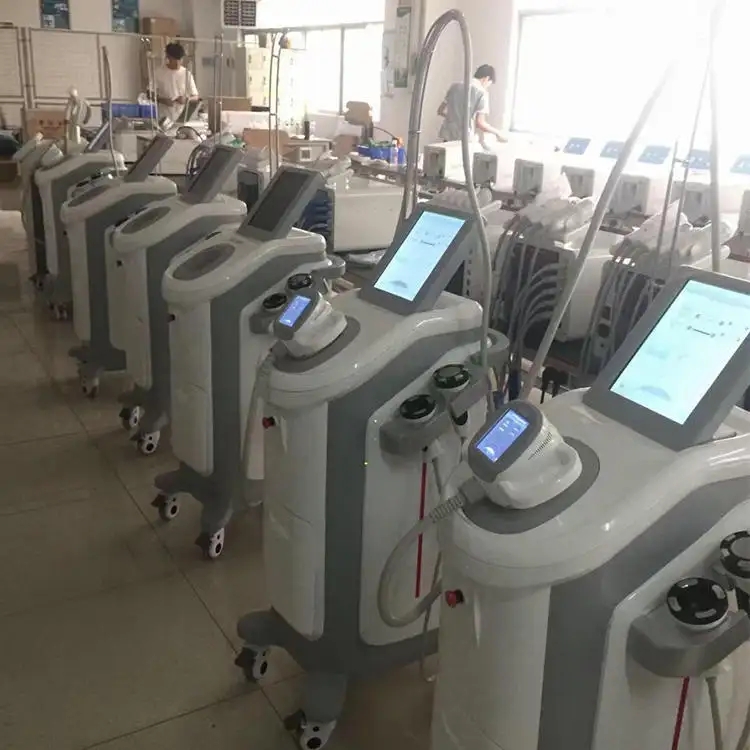 Machine d''amincissement corporel par système de cavitation sous vide à rotation à 360° RF