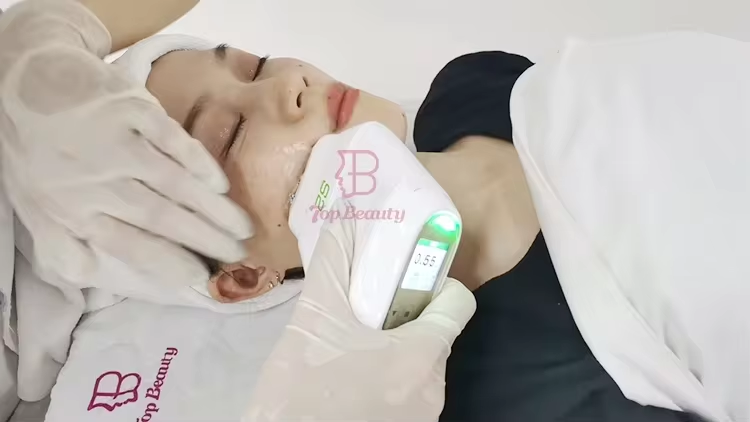 Machine de lifting facial HIFU RF 2 en 1 7D et machine de raffermissement du visage et du corps HIFU