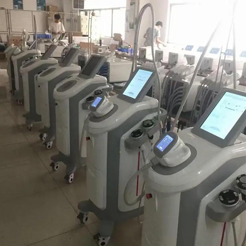 Machine d''amincissement corporel par système de cavitation sous vide à rotation à 360° RF
